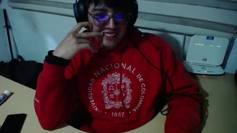 powerfulzeus2 online show from 10-11-25, 02:00