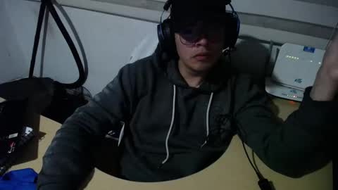 powerfulzeus2 online show from 11-17-25, 03:23