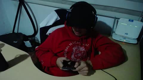 powerfulzeus2 online show from 11-20-25, 02:34