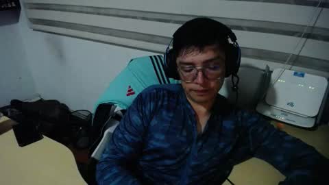 powerfulzeus2 online show from 12-02-25, 01:44