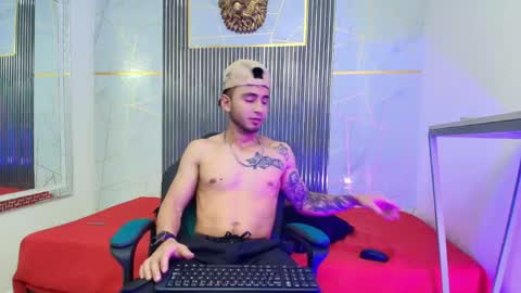 Snapshot of powerlustx chatting on 06-08-26, 03:18 online show from 06-08-26, 03:18