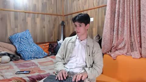 Snapshot of powertwinky chatting on 02-17-25, 02:42 chris independent online show from 02-17-25, 02:42