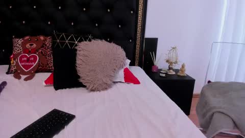 Snapshot of preciousailly chatting on 03-04-25, 11:40 Ailyn online show from 03-04-25, 11:40