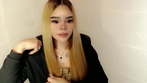 Snapshot of preciousangel69xxx chatting on 01-12-26, 05:23 MAXXINE online show from 01-12-26, 05:23