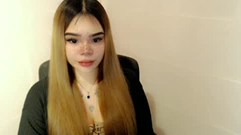 Snapshot of preciousangel69xxx chatting on 05-11-26, 02:28 MAXXINE online show from 05-11-26, 02:28