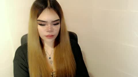 Snapshot of preciousangel69xxx chatting on 05-18-26, 03:35 MAXXINE online show from 05-18-26, 03:35
