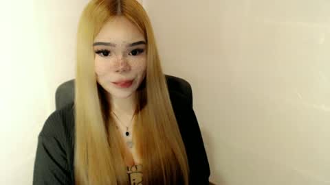 Snapshot of preciousangel69xxx chatting on 06-05-26, 04:30 MAXXINE online show from 06-05-26, 04:30