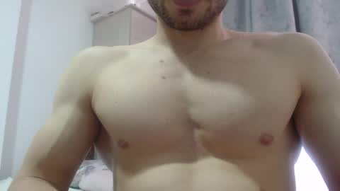 Snapshot of preettyboyx chatting on 12-08-24, 07:32 JUAN online show from 12-08-24, 07:32