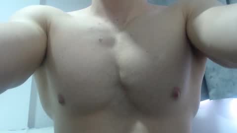 Snapshot of preettyboyx chatting on 12-12-24, 03:37 JUAN online show from 12-12-24, 03:37