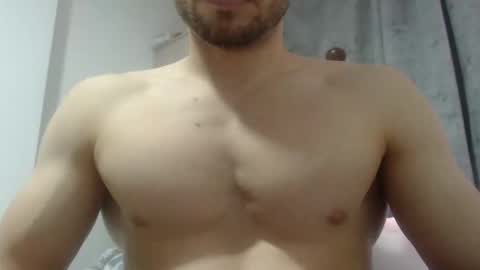 Snapshot of preettyboyx chatting on 12-12-24, 07:59 JUAN online show from 12-12-24, 07:59