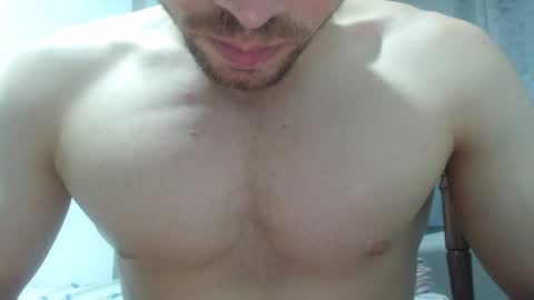 Snapshot of preettyboyx chatting on 12-14-24, 12:33 JUAN online show from 12-14-24, 12:33