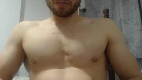 Snapshot of preettyboyx chatting on 12-29-24, 01:13 JUAN online show from 12-29-24, 01:13