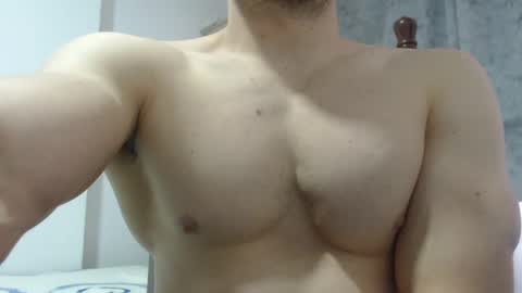 Snapshot of preettyboyx chatting on 01-10-25, 07:54 JUAN online show from 01-10-25, 07:54