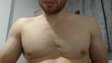 Snapshot of preettyboyx chatting on 01-11-25, 03:13 JUAN online show from 01-11-25, 03:13