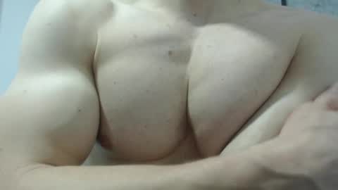 Snapshot of preettyboyx chatting on 01-19-25, 03:10 JUAN online show from 01-19-25, 03:10