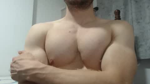 Snapshot of preettyboyx chatting on 02-01-25, 12:29 JUAN online show from 02-01-25, 12:29