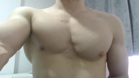 Snapshot of preettyboyx chatting on 02-08-25, 04:04 JUAN online show from 02-08-25, 04:04