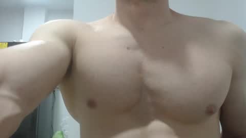 Snapshot of preettyboyx chatting on 02-14-25, 01:02 JUAN online show from 02-14-25, 01:02