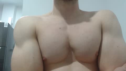 Snapshot of preettyboyx chatting on 02-19-25, 12:35 JUAN online show from 02-19-25, 12:35