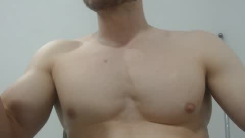 Snapshot of preettyboyx chatting on 02-25-25, 08:19 JUAN online show from 02-25-25, 08:19