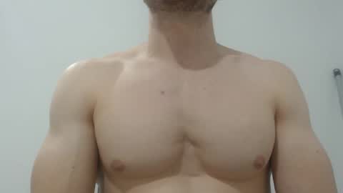Snapshot of preettyboyx chatting on 02-26-25, 01:53 JUAN online show from 02-26-25, 01:53