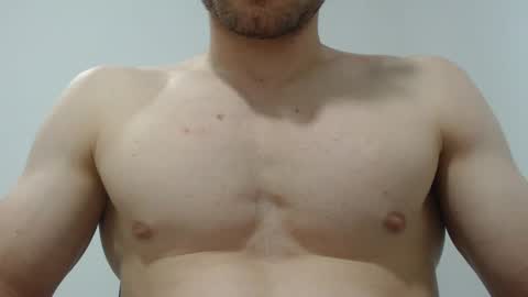 Snapshot of preettyboyx chatting on 03-09-25, 02:07 JUAN online show from 03-09-25, 02:07
