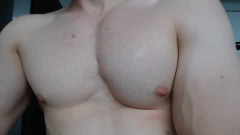 Snapshot of preettyboyx chatting on 09-25-25, 04:54 JUAN online show from 09-25-25, 04:54