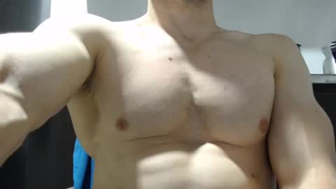 Snapshot of preettyboyx chatting on 09-30-25, 03:22 JUAN online show from 09-30-25, 03:22