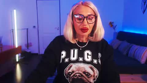 Snapshot of preggyhotmommy chatting on 12-14-24, 08:08 Victoria online show from 12-14-24, 08:08