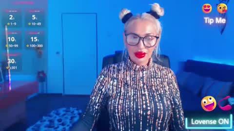 Snapshot of preggyhotmommy chatting on 12-17-25, 07:31 Victoria online show from 12-17-25, 07:31