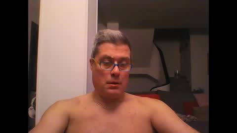 Snapshot of prendimisubito chatting on 01-25-25, 09:35 prendimisubito online show from 01-25-25, 09:35