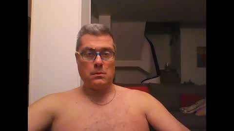 Snapshot of prendimisubito chatting on 02-24-25, 12:09 prendimisubito online show from 02-24-25, 12:09