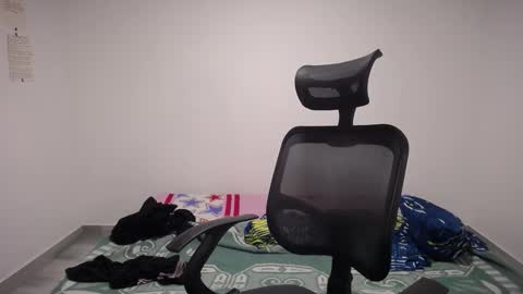 Plux online show from 10-17-25, 12:19