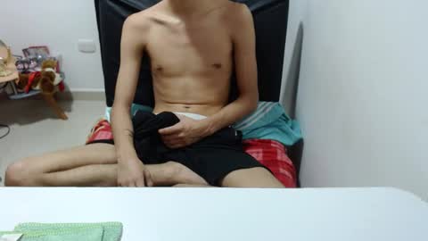 Snapshot of pressure_xxx_420 chatting on 01-20-25, 08:52 PRESSURE online show from 01-20-25, 08:52