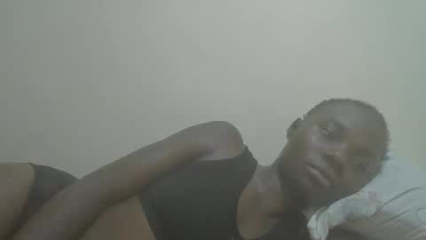 Snapshot of prettiest_doll chatting on 12-13-25, 07:53 prettiest_doll online show from 12-13-25, 07:53