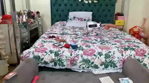 Yasmine pretty online show from 03-04-26, 09:43