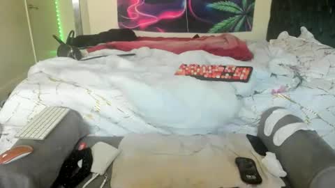 Yasmine pretty online show from 04-08-26, 04:40