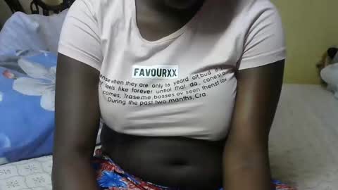 Snapshot of pretty_barbz chatting on 10-15-25, 06:46 pretty_barbz online show from 10-15-25, 06:46