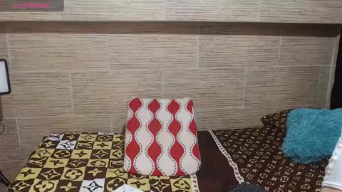 pretty_cristal22 online show from 12-24-24, 01:38