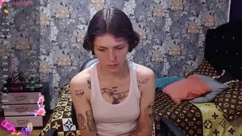 Snapshot of pretty_cristal22 chatting on 04-25-26, 12:19 pretty_cristal22 online show from 04-25-26, 12:19