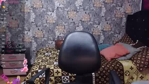 Snapshot of pretty_cristal22 chatting on 04-25-26, 01:41 pretty_cristal22 online show from 04-25-26, 01:41