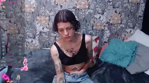 Snapshot of pretty_cristal22 chatting on 05-24-26, 12:32 pretty_cristal22 online show from 05-24-26, 12:32