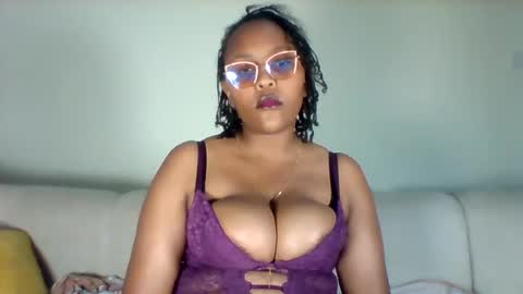 Snapshot of pretty_dee1 chatting on 07-28-26, 06:20 pretty_dee1 online show from 07-28-26, 06:20