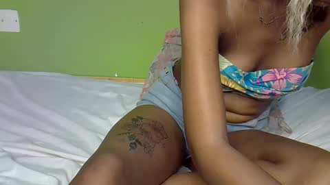 Snapshot of pretty_g2 chatting on 10-15-25, 11:10 pretty_g2 online show from 10-15-25, 11:10