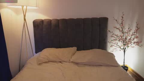 pretty_goddess online show from 06-23-26, 08:07