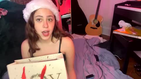 Snapshot of pretty_in_p1nk chatting on 12-17-24, 06:02 Sophie online show from 12-17-24, 06:02