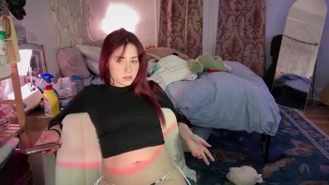 Snapshot of pretty_in_p1nk chatting on 02-18-25, 01:21 Sophie online show from 02-18-25, 01:21