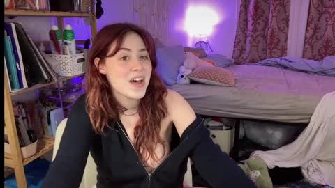 Snapshot of pretty_in_p1nk chatting on 03-04-25, 02:38 Sophie online show from 03-04-25, 02:38