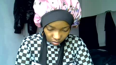 pretty jazminee online show from 06-25-26, 06:29