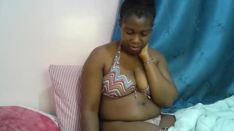 Snapshot of pretty_kylah chatting on 09-28-25, 04:12 pretty_kylah online show from 09-28-25, 04:12